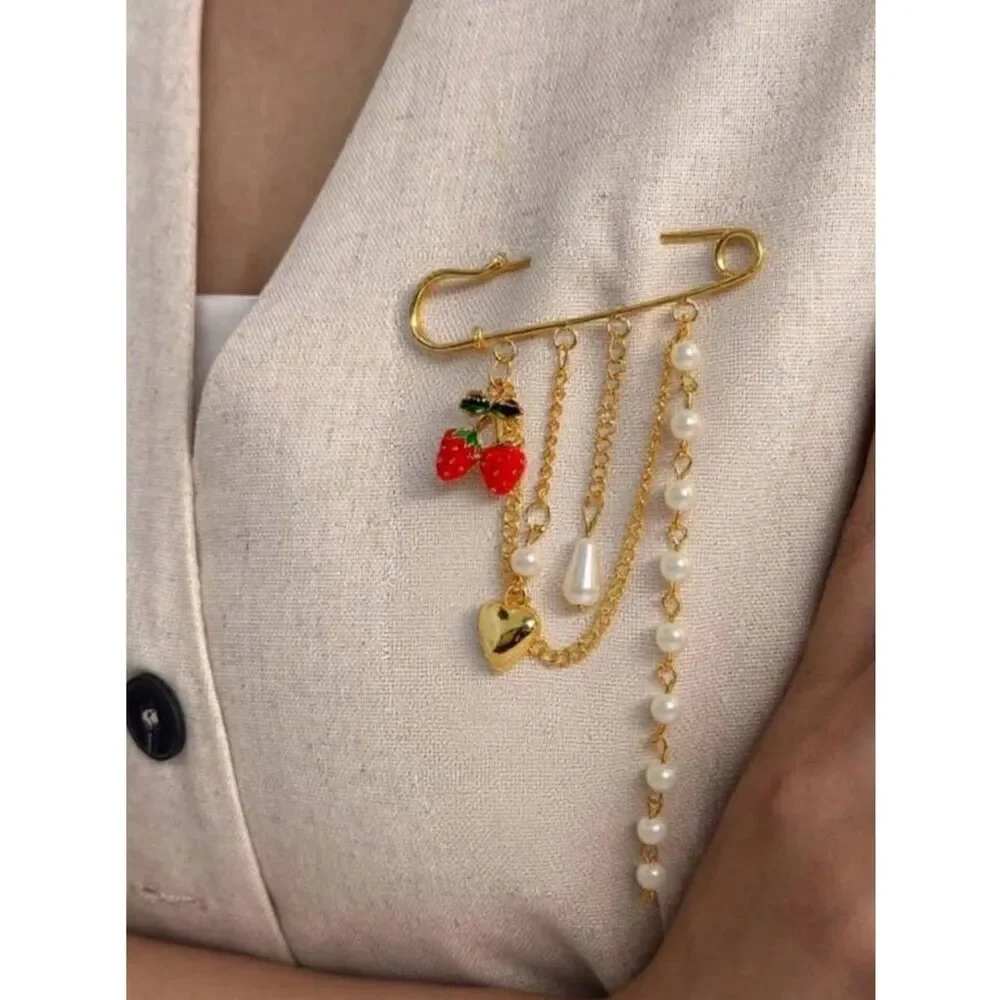 Strawberry Chain Safety Pin Brooch M771